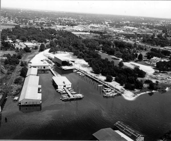 Aerial view of the Yacht Club - Pensacola, Florida .