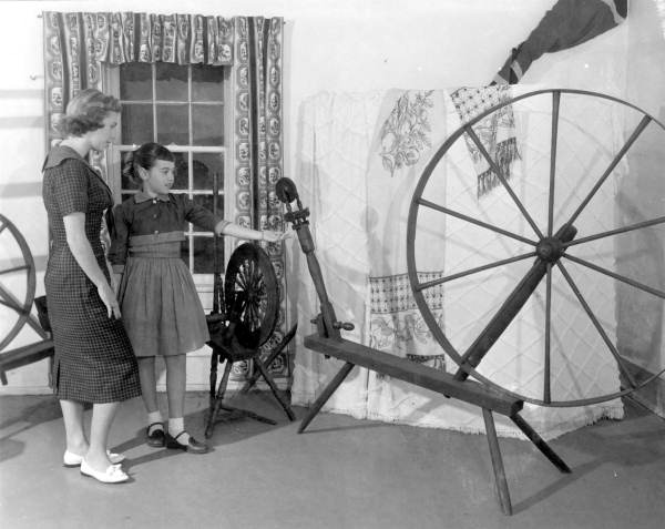 Visitors at the Gamble Plantation - Ellenton, Florida .