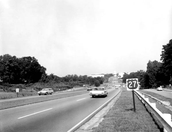 Highway 27 going towards the Capitol - Tallahassee, Florida.