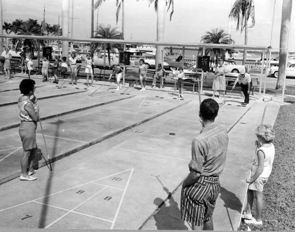 Players at the shuffleboard courts - Fort Myers, Florida .
