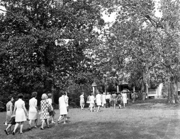 Several people entering Oaklawn Plantation - Tallahassee, Florida.