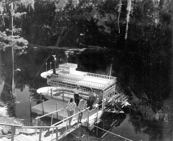 Paddle steamer "Glendy Burk" at White Springs