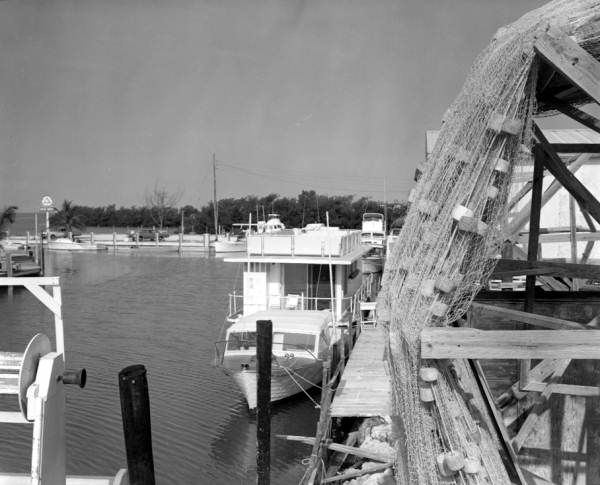 Marathon city docks