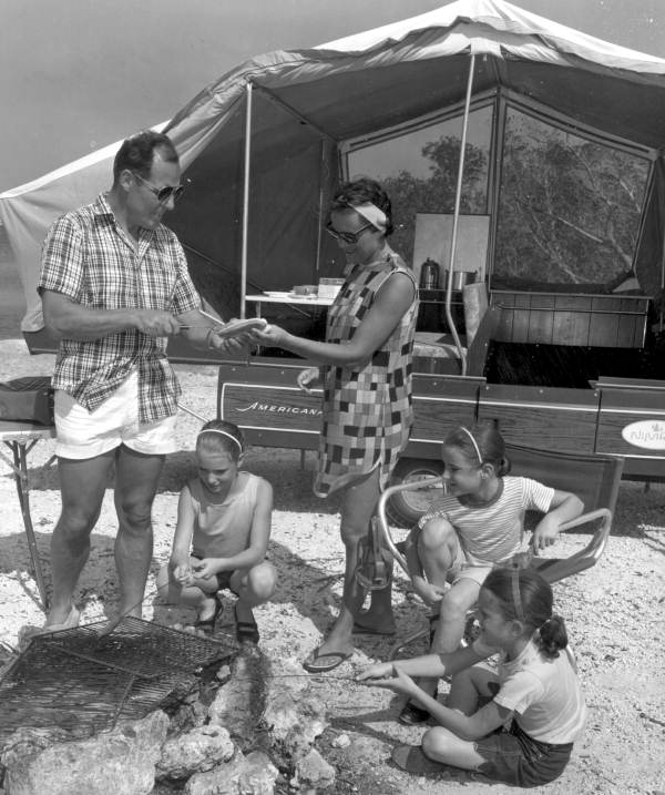 Family camping and picnicking at John Pennekamp Coral Reef State Park