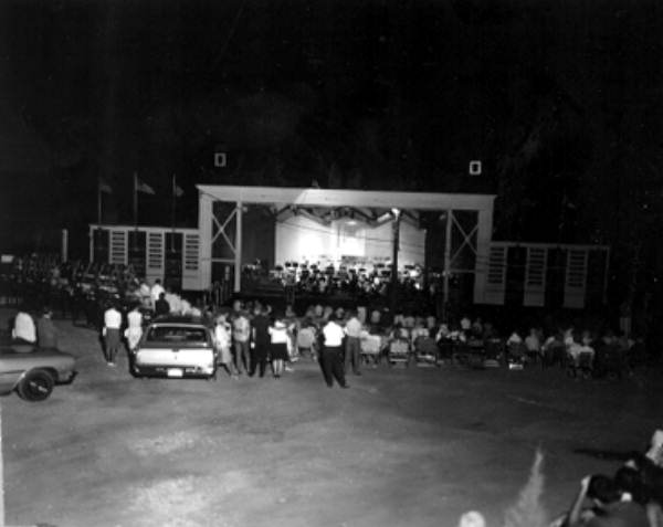 Performance of the American Wind Symphony Orchestra - Dania Beach, Florida .
