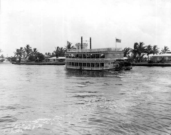 Paddle steamboat on the Atlantic Intracoastal Waterway - Fort Lauderdale, Florida
