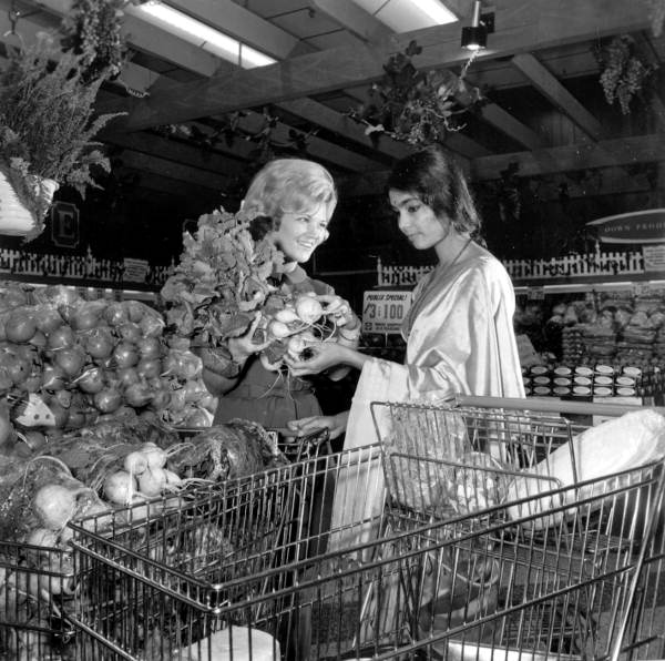 Unidentified women in a Publix grocery store - Tallahassee, Florida .