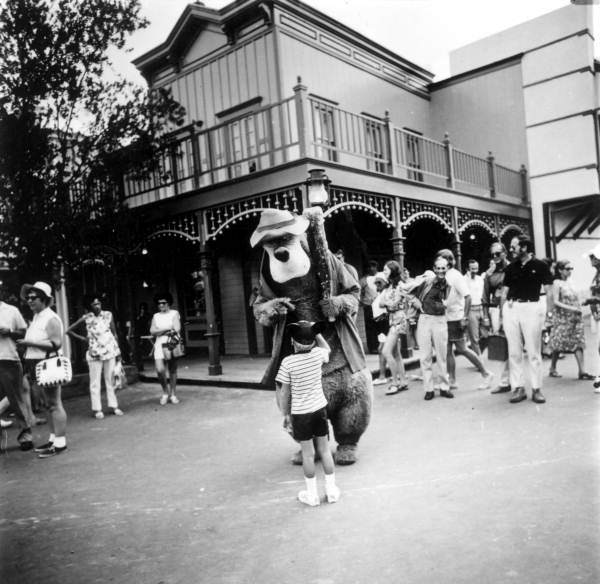 Child meeting one of the Disney characters - Orlando, Florida.