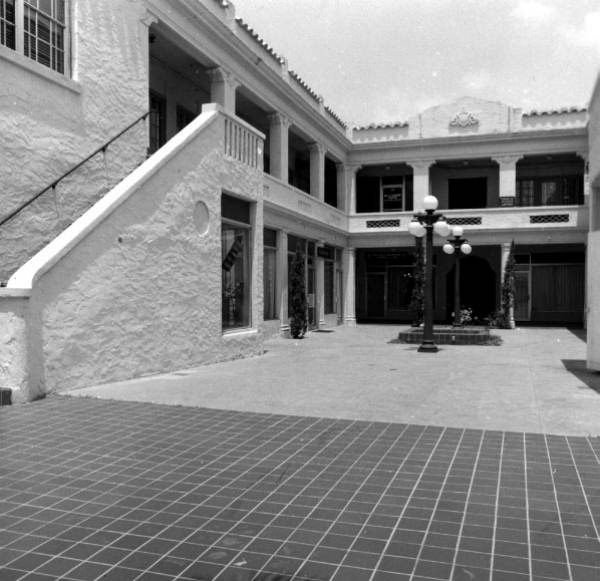Courtyard in downtown Cocoa - Cocoa, Florida