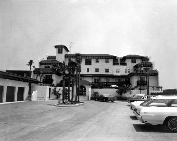 Apartment house - Jacksonville Beach, Florida.