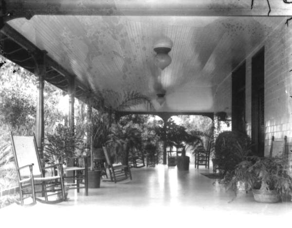 Porch of a Harlan hotel?