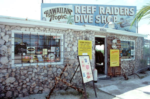 Reef Raiders Dive Shop - Stock Island, Florida