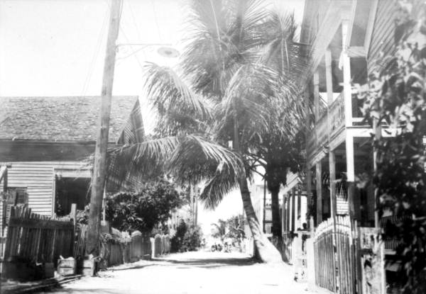 Old Key West street scene on Cates Lane.