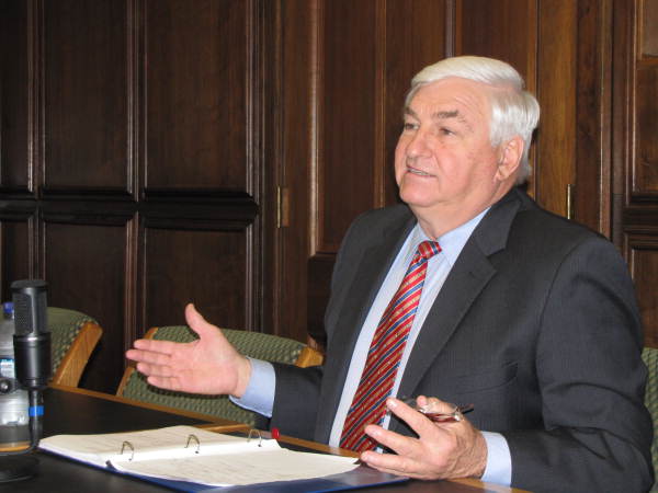 U.S. Representative Allen Boyd, D-Monticello, talking with the Tallahassee Democrat editorial board about his 2010 congressional race.