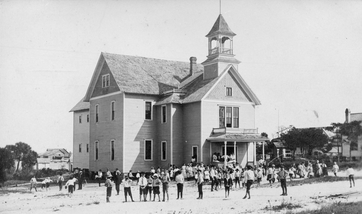 Fort Pierce Public School.