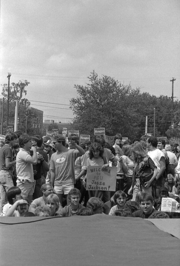 Students wait for Jesse Jackson at FSU - Tallahassee, Florida.