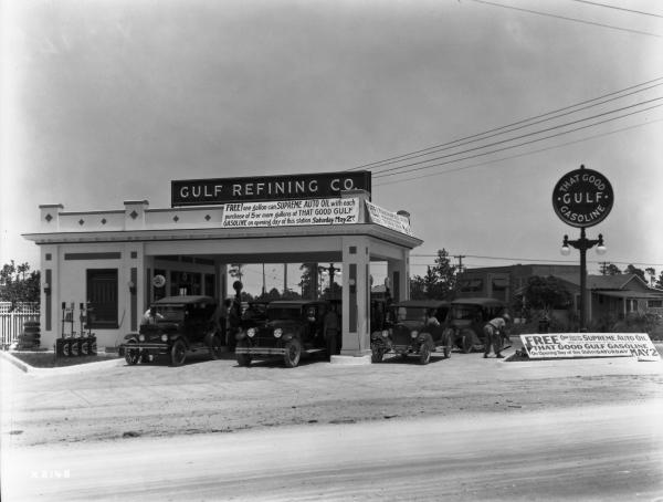 Gulf Refining Co. service station in Miami.