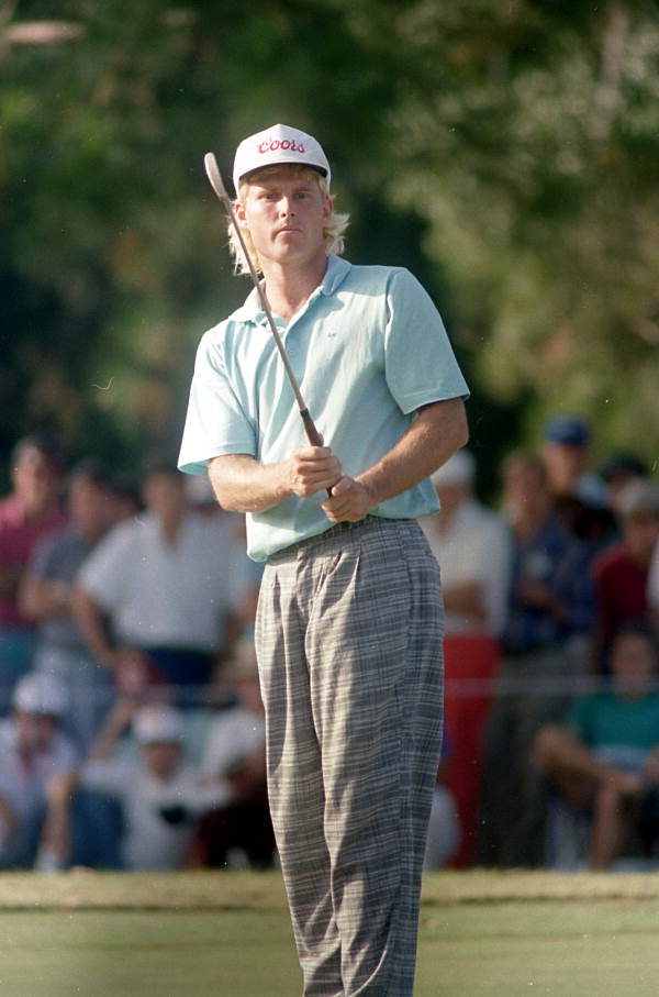 Bill Glasson watches his putt at the Centel Classic golf tournament - Tallahassee, Florida