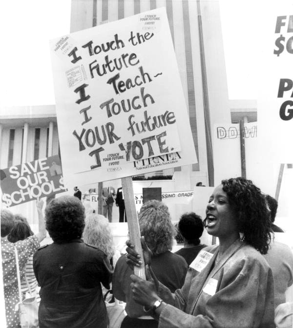 Teachers protest proposed funding for education - Tallahassee, Florida