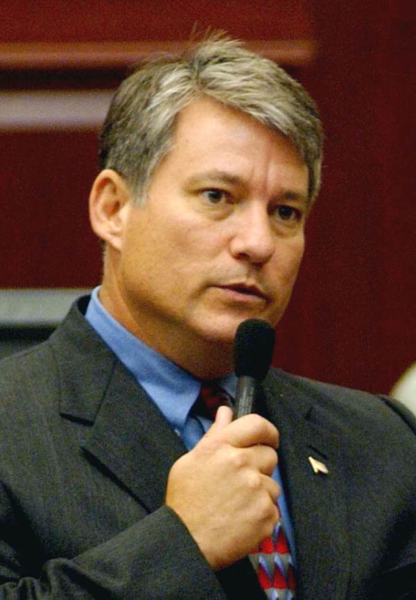 Rep. Dennis Ross, R-Lakeland, comments in debate on the House floor during the 2003 Legislature..
