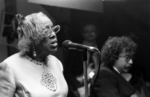 "Diamond Teeth" Mary McClain performing concert with band at the Stuffed Pepper in St. Petersburg.