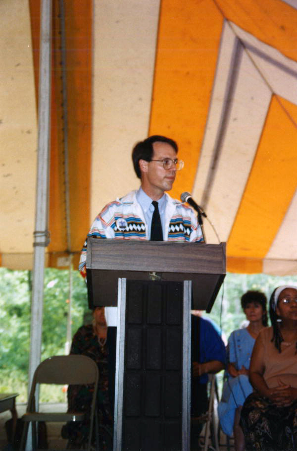 Ormond Loomis speaks at the Florida Folk Heritage Awards - White Springs, Florida .