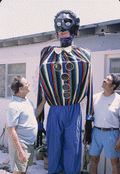 Isaac Duenas admiring Cuban gigante with apprentice Ramon Zepeda - North Miami Beach, Florida.