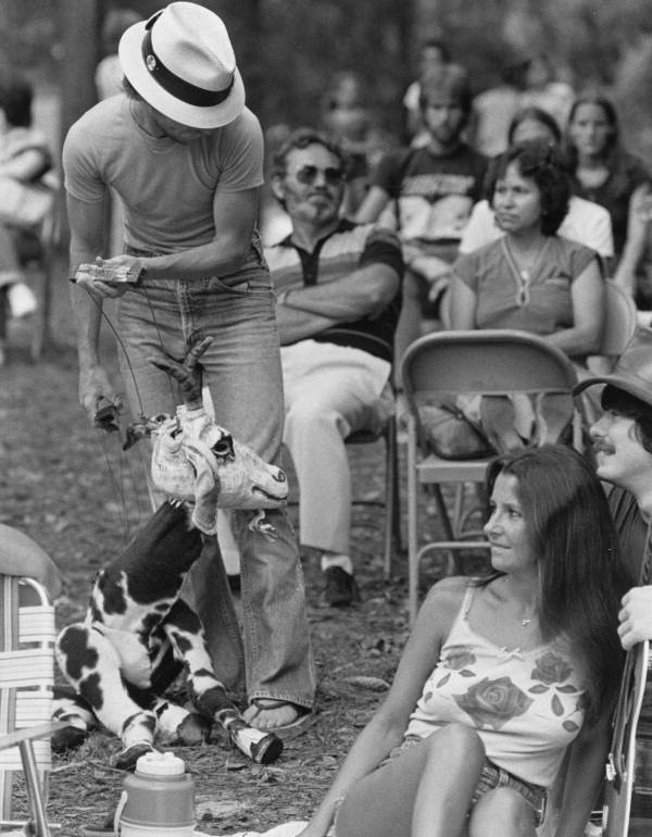 Performance by the Shoestring Puppet Theater of Jacksonville at the 1980 Florida Folk Festival - White Springs, Florida