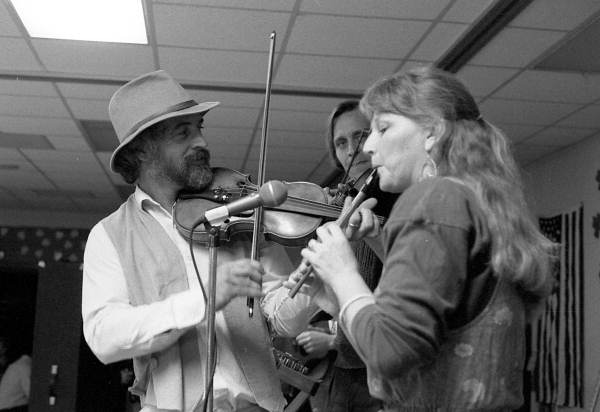 Irish folk group South Moon Under performing - Jacksonville, Florida.