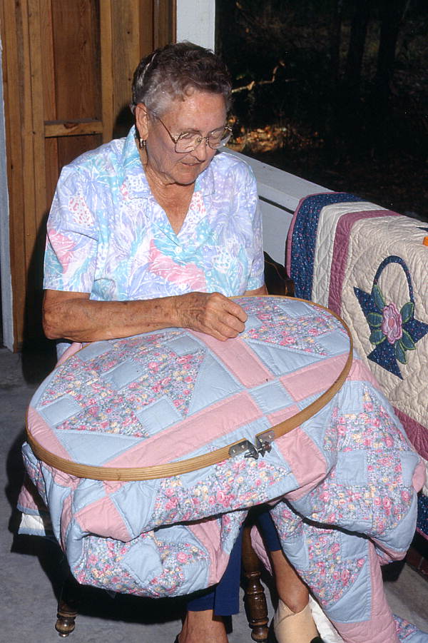 Quiltmaker Nancy Morgan quilting - Florida