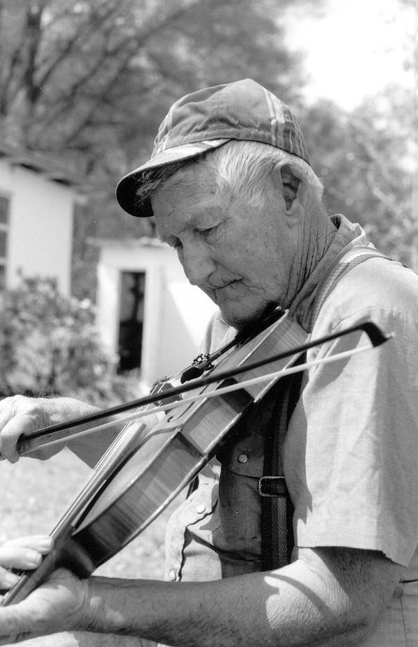 Willie Jones plays his violin - Old Town, Florida