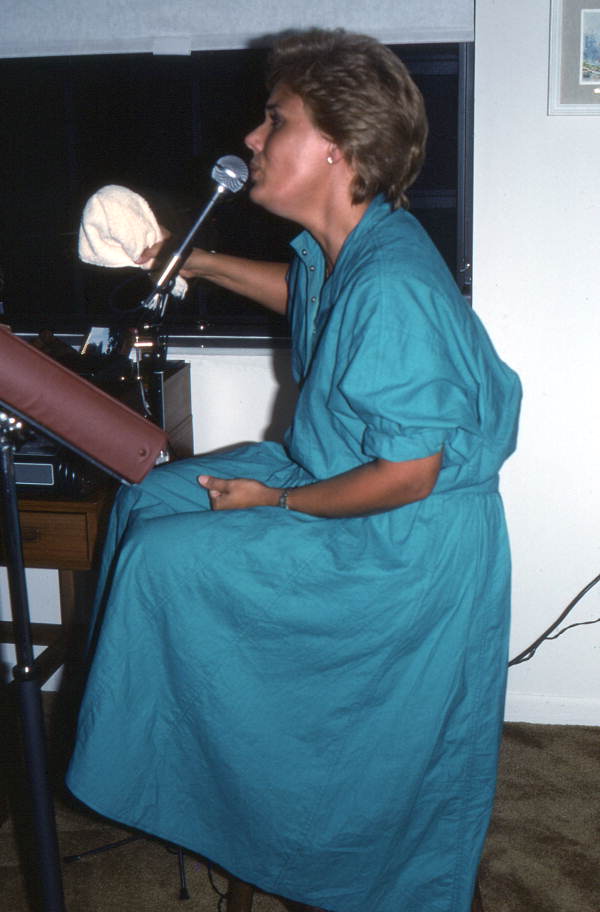 Hilda Gonzalez singing - Miami, Florida.