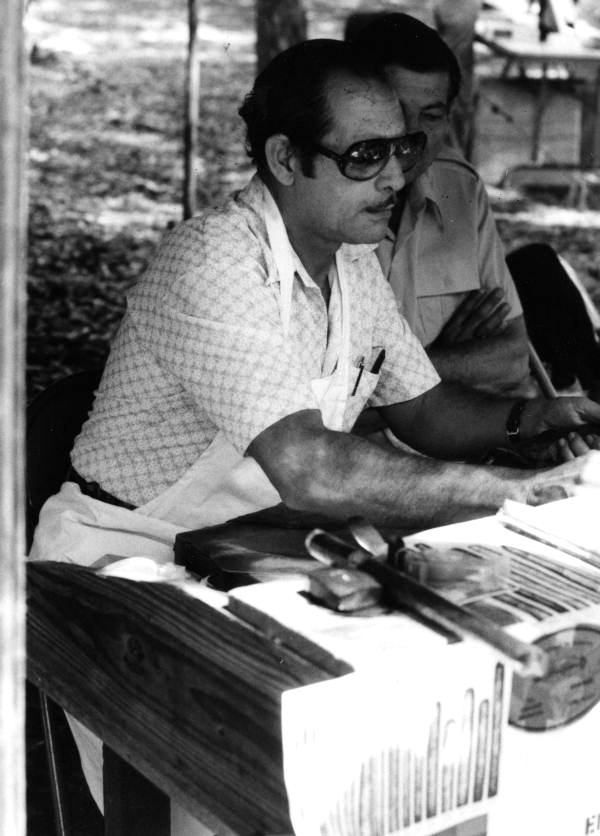 Pedro Gomez rolling a cigar