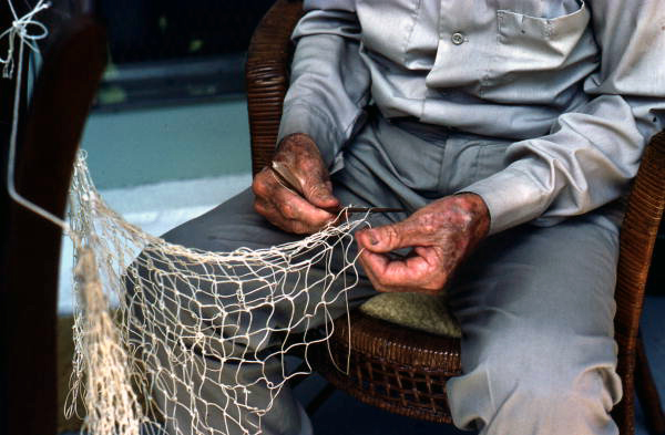 Valley Hill making a cast net
