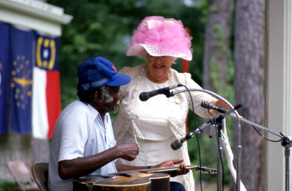 Thelma Boltin talks to guitarist Tom Walton - White Springs, Florida