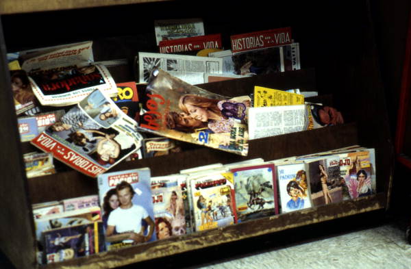 Spanish language magazines sold in Meat World - Pierson, Florida
