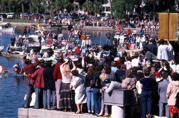 Crowd assembled at "glendi" - Tarpon Springs, Florida
