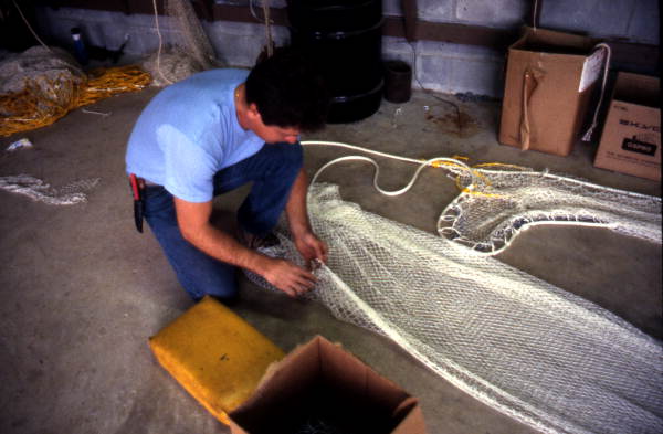 Joe Floyd making a net in his shop - Jacksonville, Florida.