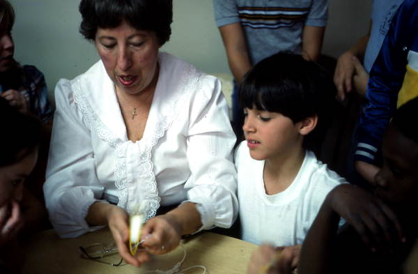 Concettina Barone giving a tatting demonstration - Jacksonville, Florida.