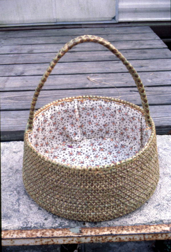 Pine needle basket made by Pauline Hodges - Jacksonville, Florida.