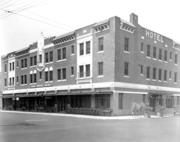 Lake Region Hotel - Winter Haven, Florida
