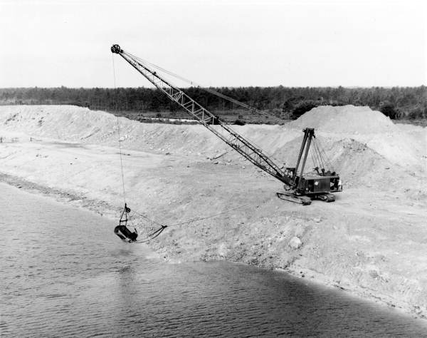 Machine gathers sand