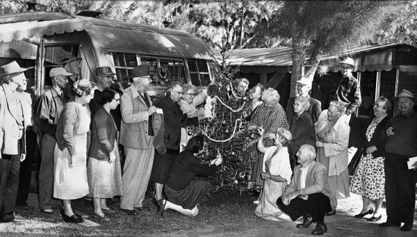 Decorating Christmas Tree at Sarasota city park