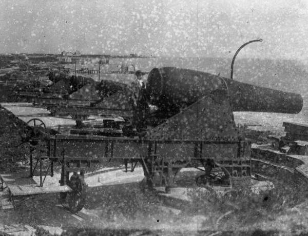 Battery of 8" and 15" guns at Fort Taylor in Key West, Florida.