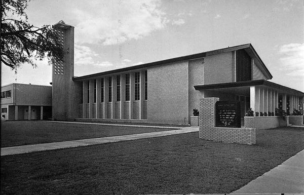 First Baptist Church, Main at Highland Ave. - Apopka, Florida