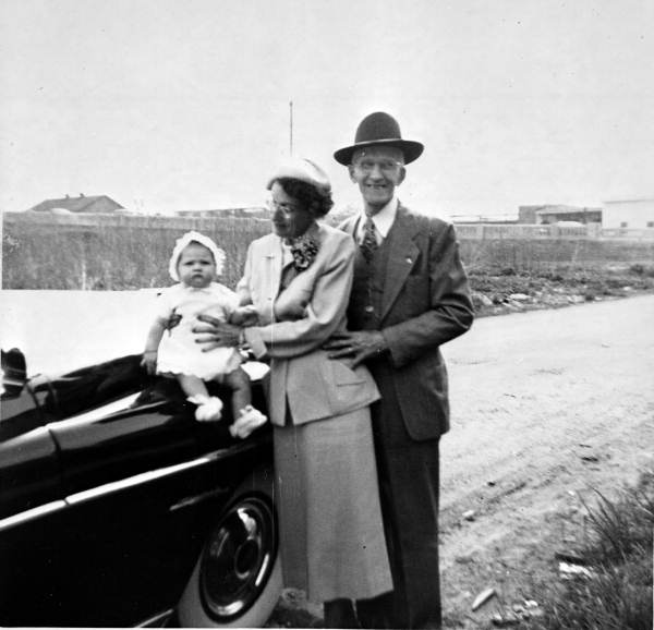 Sydney, Eddie, and Conrad L.Thompson of Apopka, Florida