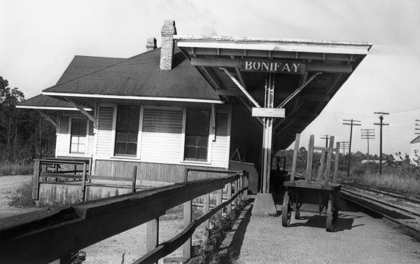 The County Record newspaper building - Blountstown, Florida
