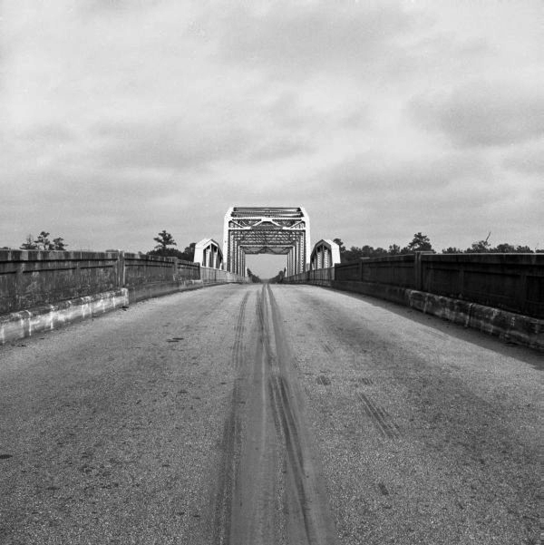 Approaching the Saint Mary's River Bridge on U.S. 17 in Nassau County, Florida