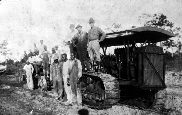 Pinellas County road crew and equipment - Florida