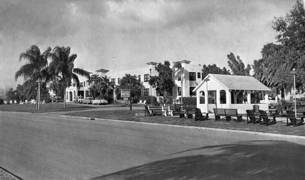 Floridan Hotel - Howey-in-the-Hills, Florida